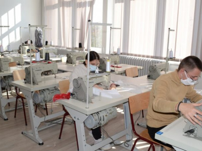 Picture of students at the Serbian Prokuplje municipality technical sewing school